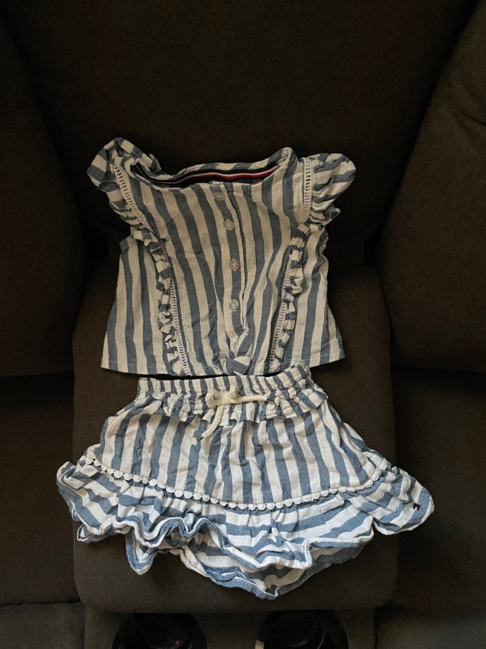 Tommy Hilfiger top and bottom size 3t